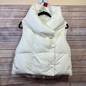 Pretty Rugged Waterproof Puffer Vest Ivory Size Medium